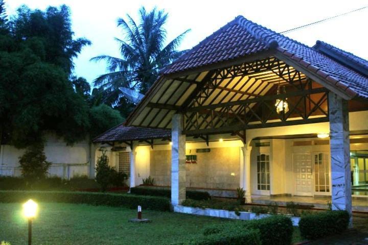 Sbth Boutique Atletik Bogor